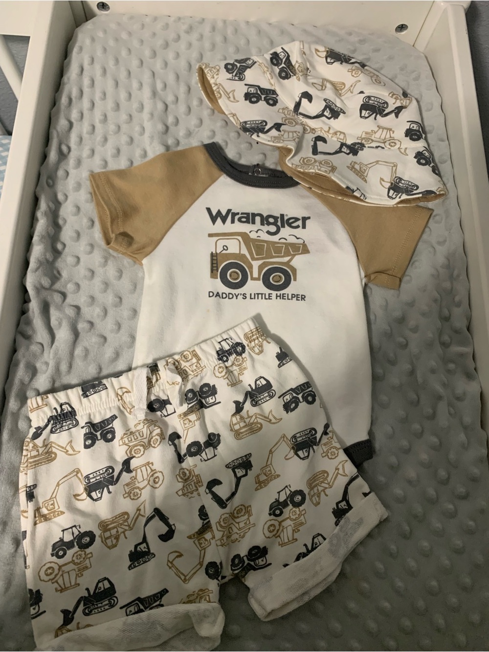 Wrangler 'Daddy's Little Helper' Baby Outfit - Tan & White Size 18 Month